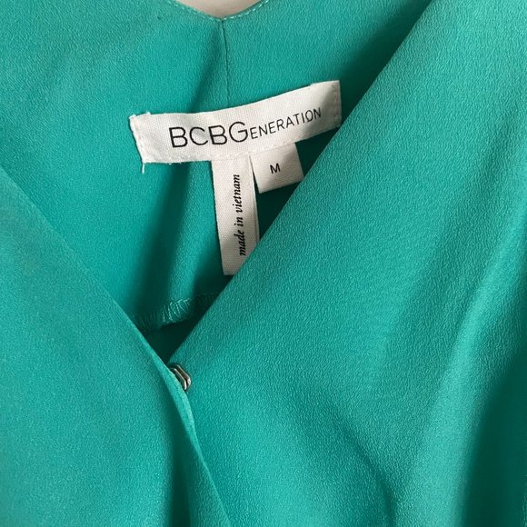 BCBGeneration Women's V Neck Ruffle Mini Dress in Jade Green, Size M - Picture 2 of 5